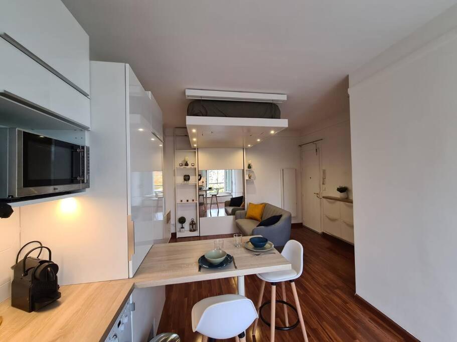 Studio A 2 Pas De La Gare 萨特鲁维尔 外观 照片