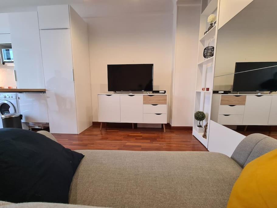 Studio A 2 Pas De La Gare 萨特鲁维尔 外观 照片